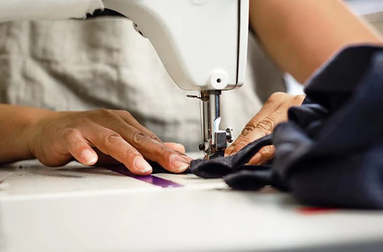 Sewing a linen cloth